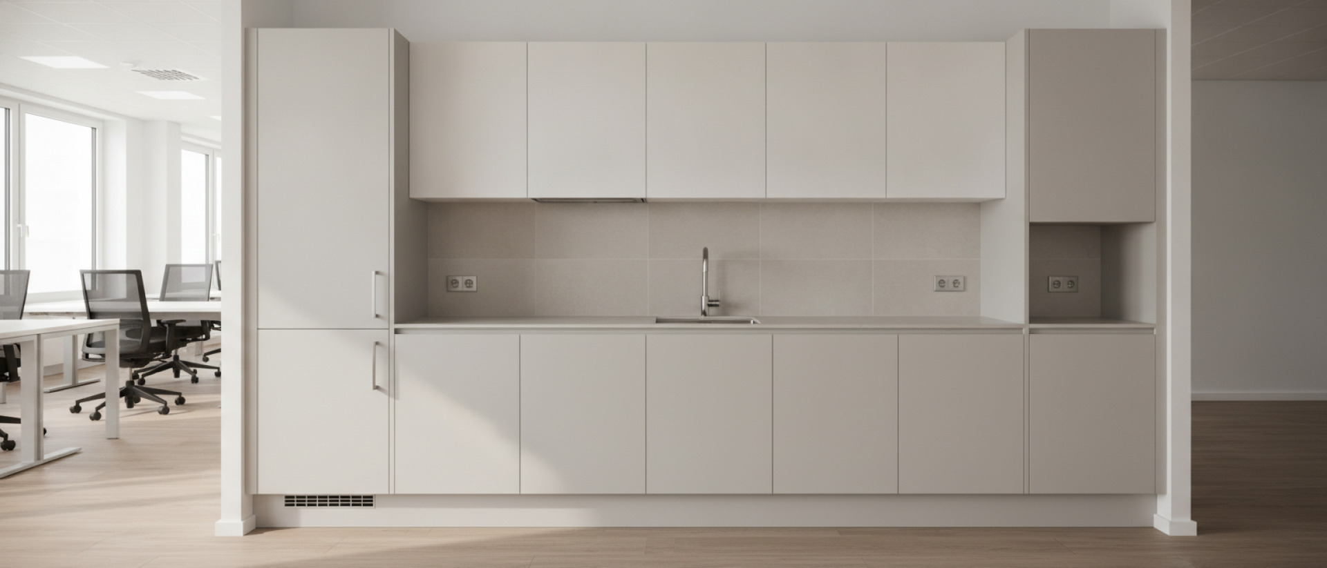 6 tips om pantrymontage in een druk kantoor praktisch te plannen.