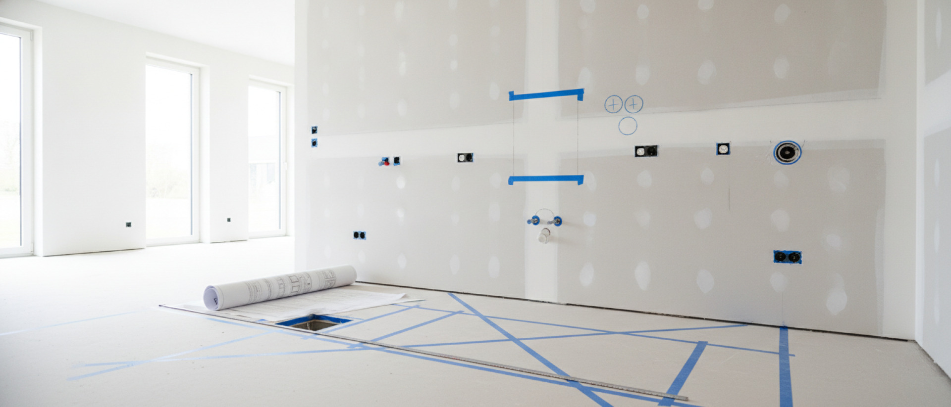 Aansluitpunten uit de bouwtekening worden vóór montage vergeleken met de werkelijk gemeten posities.