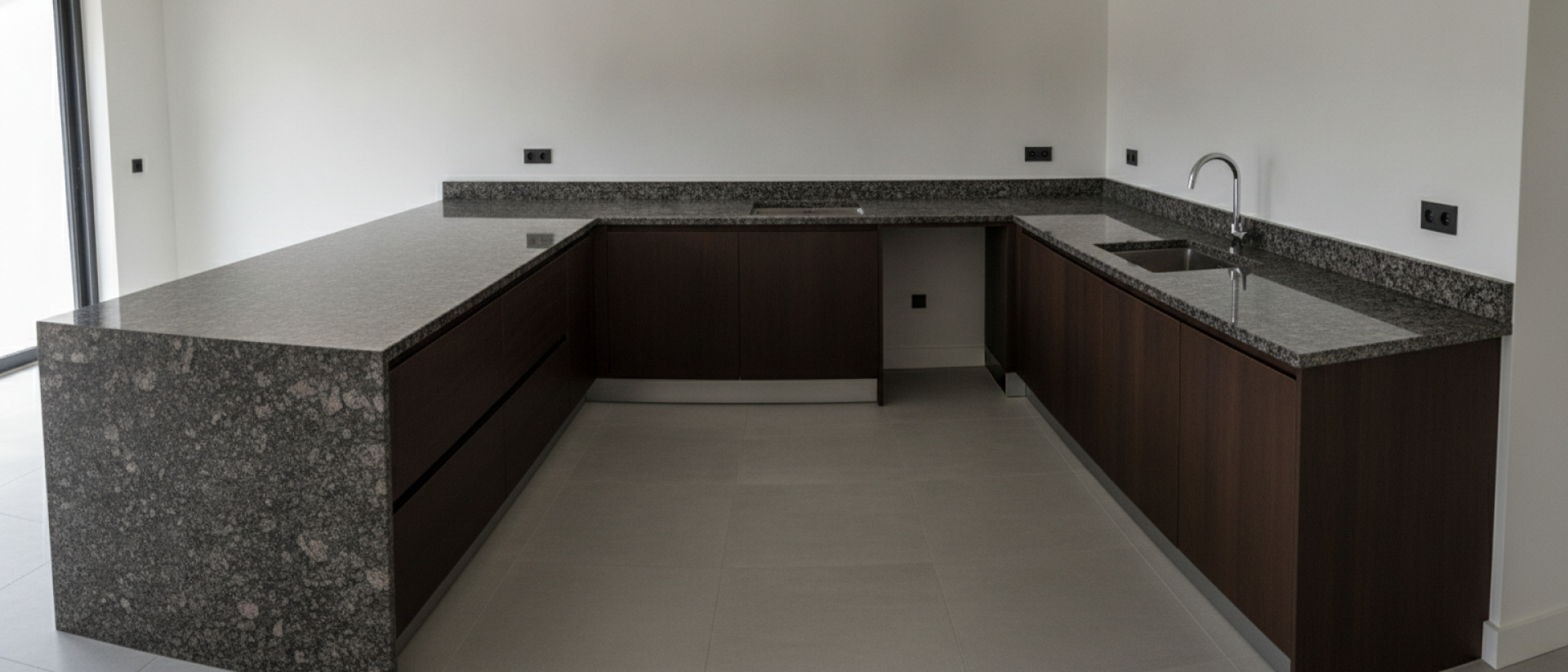 Granieten keukenblad verwijderen Granieten keukenblad verwijderen zonder schade aan keuken en woning