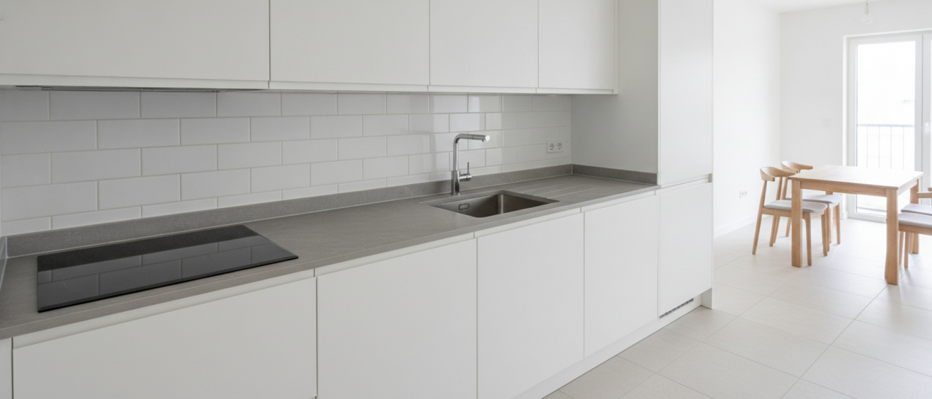 Keukenblad en spoelbak vervangen voor een frisse, functionele keuken
